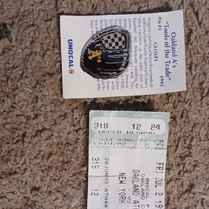 Oakland A's Collectible Pin - Black and Yellow